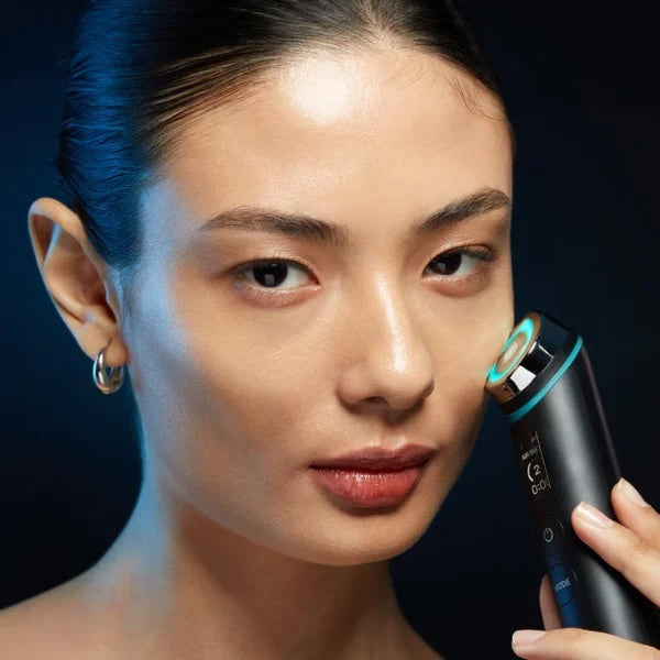 AGE-R Booster Pro Black - Medicube